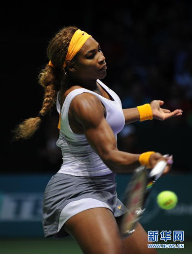 Serena Williams rallied to successfully defend her WTA Championships title with a three set victory over Li Na in Istanbul.  