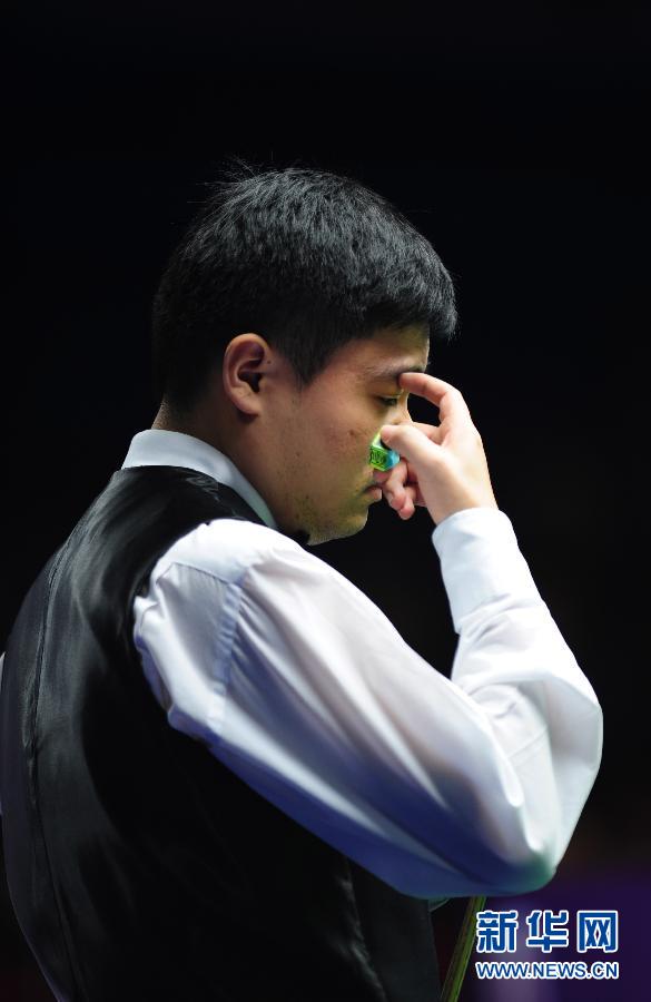 Ding Junhui survived a major scare in the opening round of the International Championship in Chengdu before beating fellow Chinese player Cao Yupeng 6-5. 