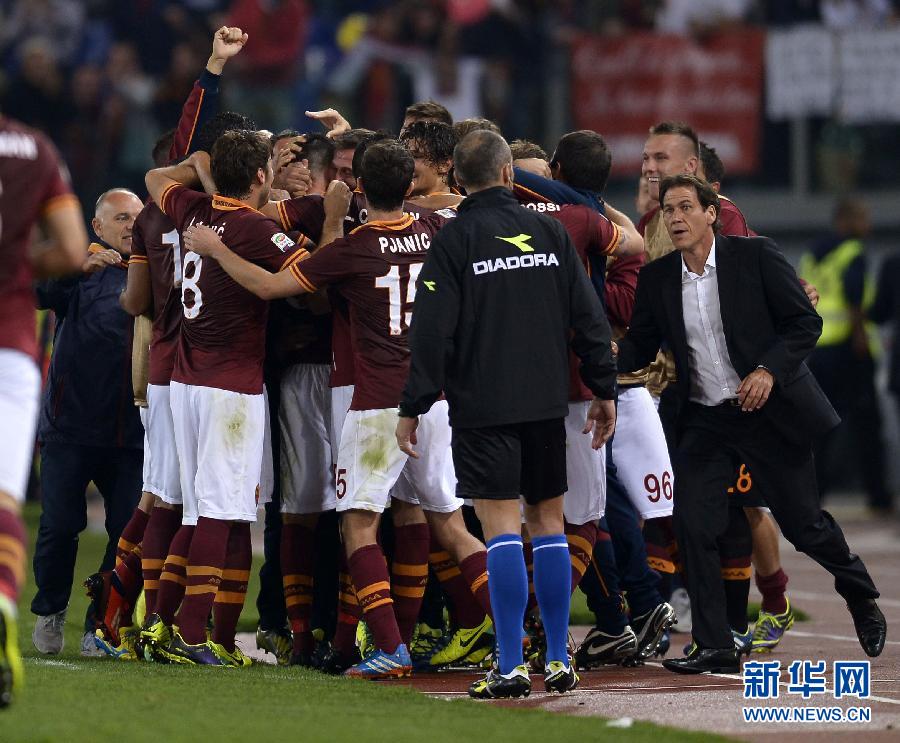 Unbeaten leaders Roma recorded a 10th straight league win in Serie A courtesy of a 1-0 win against Chievo at the Stadio Olimpico - a new record in Serie A. 