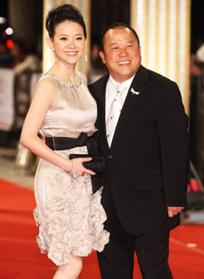 曾宝仪与父亲曾志伟