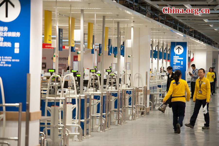 Swedish home furnishing chain IKEA opens its second store -- Xihongmen Store -- in Beijing, the 14th in China, on Thursday, accelerating the retail expansion in China. [Photo / Chen Boyuan / China.org.cn]