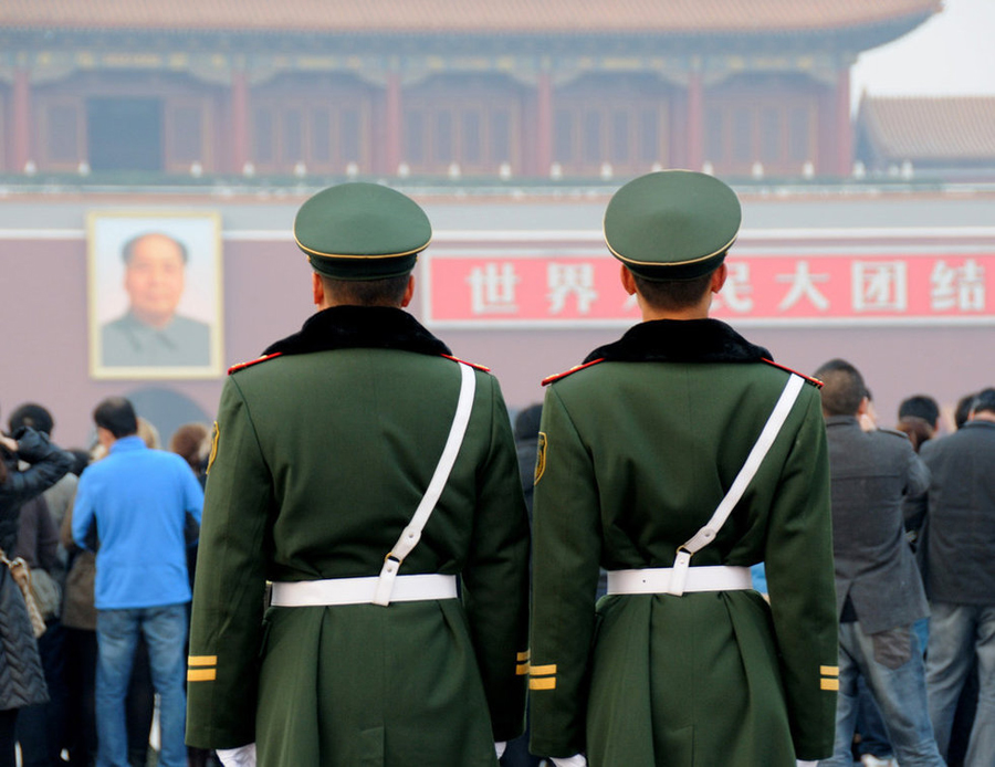 Security is enforced around Beijing's Tian'anmen Square on November 8 for the coming opening of the Third Plenary Session of the 18th CPC Central Committee, which convenes from Nov. 9-12, 2013.[News.qq.com]