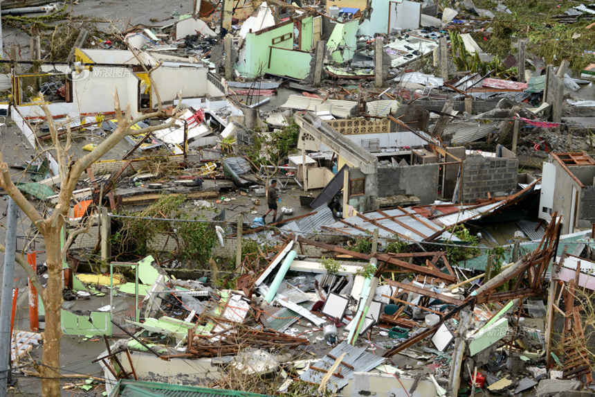 Typhoon Haiyan hits Iloilo City, the Philippines, on Nov. 9, 2013. 