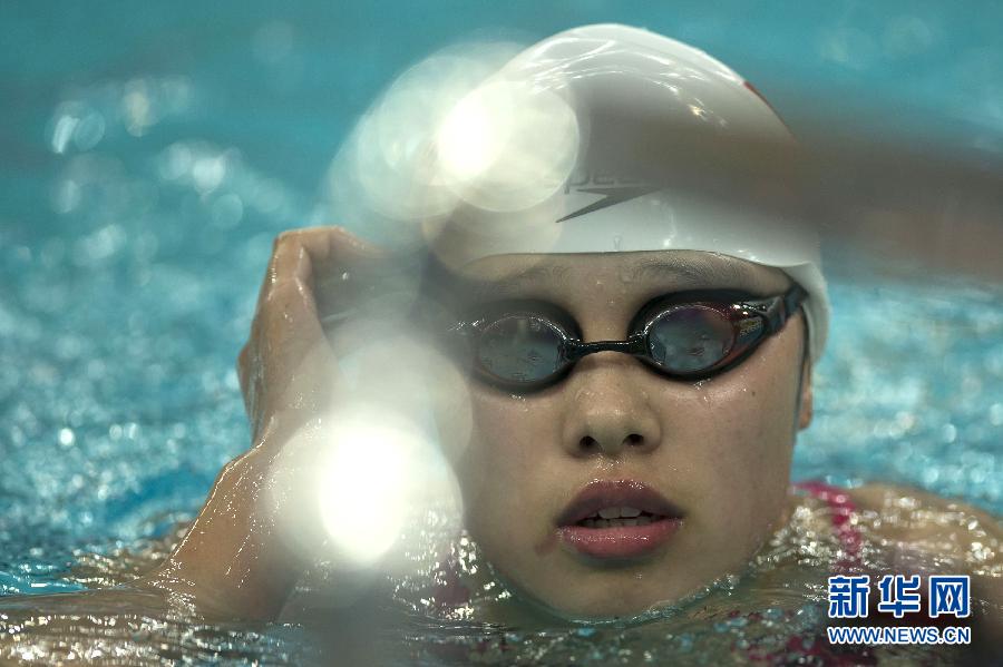 China's teenager swimmer Shao Yiwen retained her World Cup title in the women's 400m freestyle Thursday when she won the only gold for China at the FINA short-course World Cup Beijing.