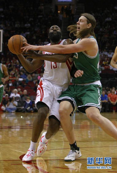  Rockets romp past Celtics 109-85on Tuesday night.