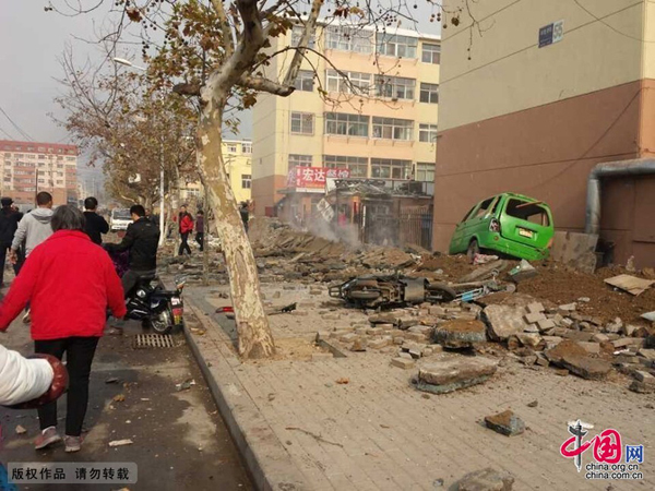 A leaky pipeline caught fire and exploded on Friday morning in the coastal city of Qingdao, east China's Shandong Province, local authorities confirmed on its verified official microblog.[China.org.cn]