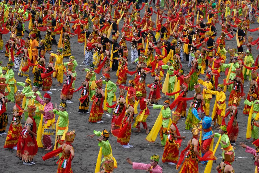 INDONESIA-BANYUWANGI-TRADITIONAL MASS DANCE