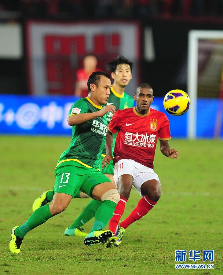 Guangzhou Evergrande booked their place in the final of the 2013 CFA Cup on Wednesday evening as a 6-3 victory over Beijing Guoan completed a comprehensive 7-3 aggregate win in the semi-final clash.