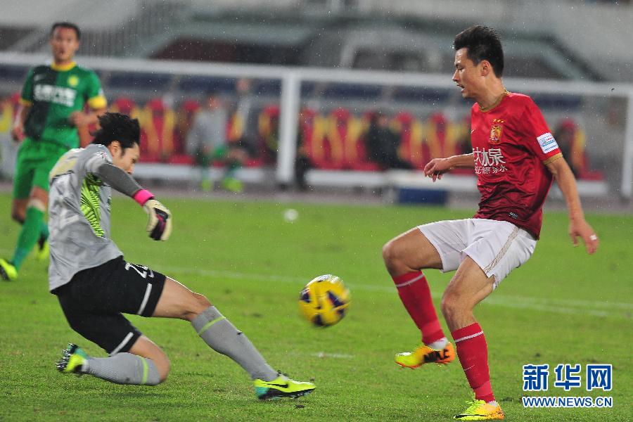 Guangzhou Evergrande booked their place in the final of the 2013 CFA Cup on Wednesday evening as a 6-3 victory over Beijing Guoan completed a comprehensive 7-3 aggregate win in the semi-final clash.