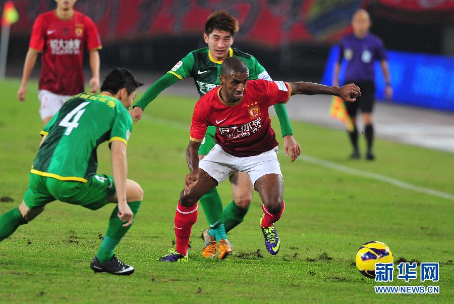 Guangzhou Evergrande booked their place in the final of the 2013 CFA Cup on Wednesday evening as a 6-3 victory over Beijing Guoan completed a comprehensive 7-3 aggregate win in the semi-final clash.