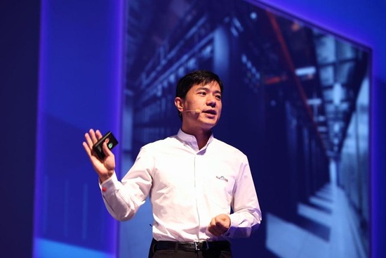 Robin Li, the founder of China's largest Internet search engine, Baidu, has passed Wang Jianlin as the richest person in the mainland by US$63.6 million. [File Photo] 