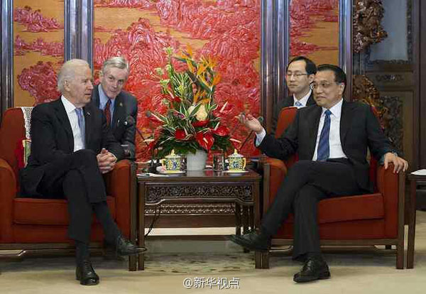 Chinese Premier Li Keqiang met with U.S. Vice President Joe Biden at the Hall of Purple Light inside the Zhongnanhai compound, Beijing, on Thursday morning. They exchanged views mainly on the issues of bilateral relations and bilateral economic cooperation. 