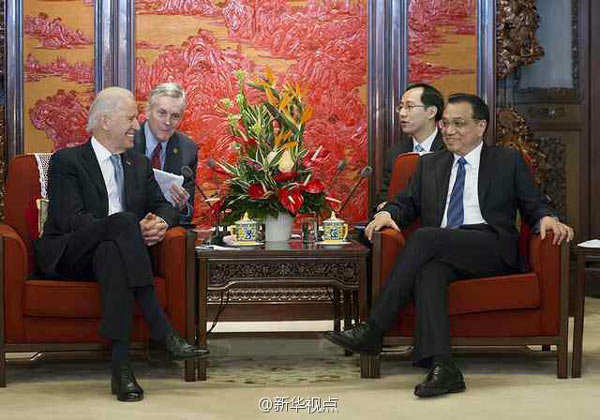 Chinese Premier Li Keqiang met with U.S. Vice President Joe Biden at the Hall of Purple Light inside the Zhongnanhai compound, Beijing, on Thursday morning. They exchanged views mainly on the issues of bilateral relations and bilateral economic cooperation. 