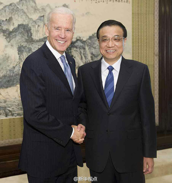 Chinese Premier Li Keqiang met with U.S. Vice President Joe Biden at the Hall of Purple Light inside the Zhongnanhai compound, Beijing, on Thursday morning. They exchanged views mainly on the issues of bilateral relations and bilateral economic cooperation.     