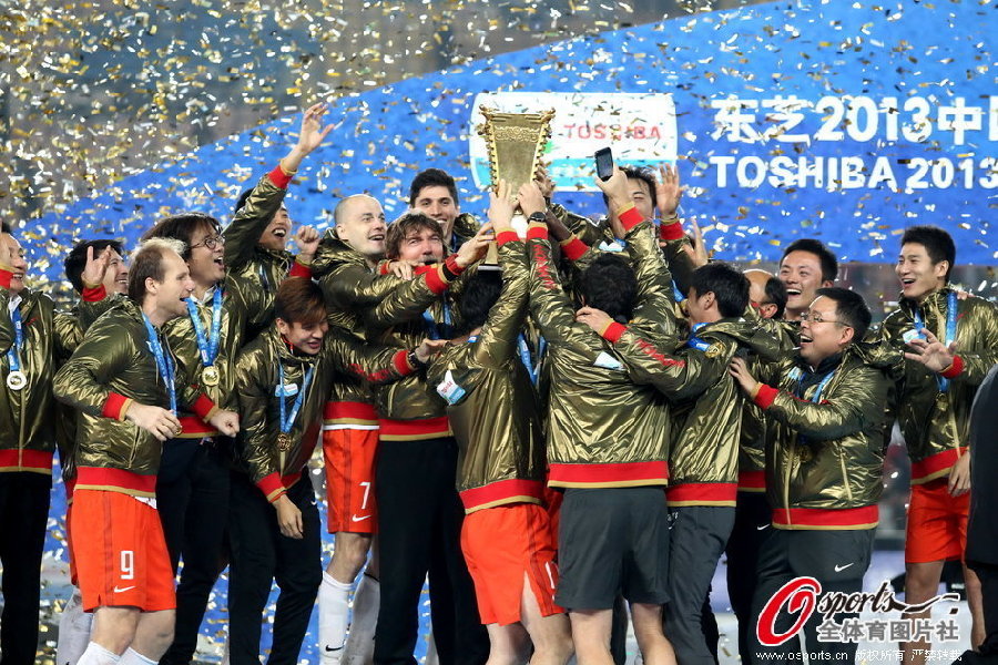 Dec. 7, 2013, held in Guangzhou. Renhe lost the match 1:2 but were still crowned champions with an aggregated score of 3:2, claiming the club&apos;s first-ever China FA Cup. [Photo / Sina]