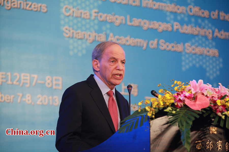 Kenneth Lieberthal, senior researcher of the Brookings Institution, gives a keynote speech at the opening ceremony of International Dialogue on the Chinese Dream in Shanghai on Dec.7, 2013. [China.org.cn]