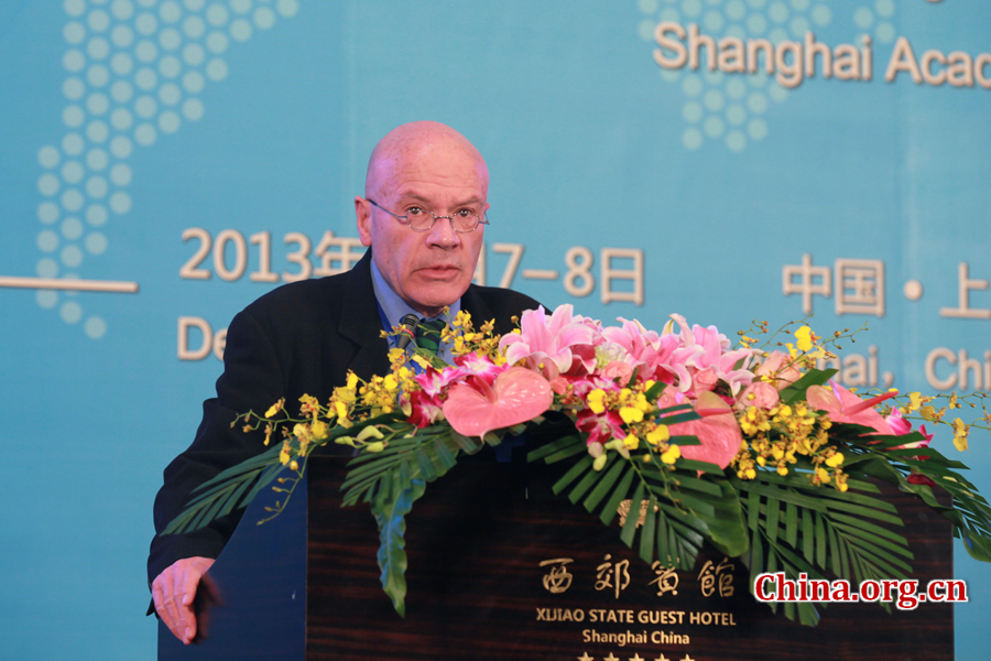 Martin Jacques, visiting senior fellow of IDEAS of London School of Economics and Political Science, gives a keynote speech at the opening ceremony of International Dialogue on the Chinese Dream in Shanghai on Dec.7, 2013. [China.org.cn]