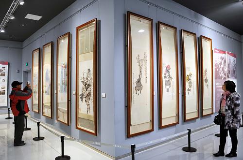 Works of nationwide art museum support program exhibited in Jinan