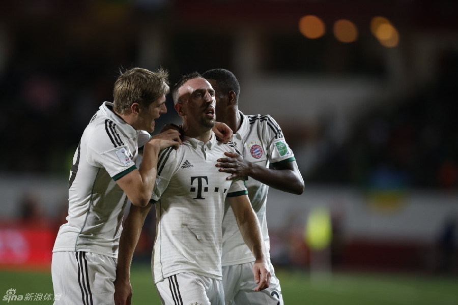 Bayern Munich&apos;s player Franck Ribery (C) celebrates goal in the FIFA 2013 Club World Cup semifinal in which the reigning German and European champions ease past Guangzhou Evergrande 3-0, the Asian Champions League winner on Tuesday evening in Morocco. [Photo / Sina]