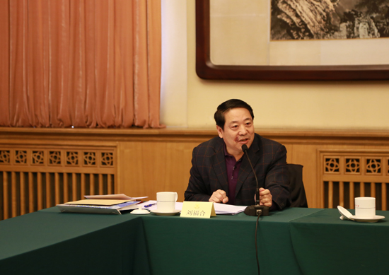 国务院扶贫办政策法规司巡视员刘福合在推进会上发言。[中国网 张露露 摄]