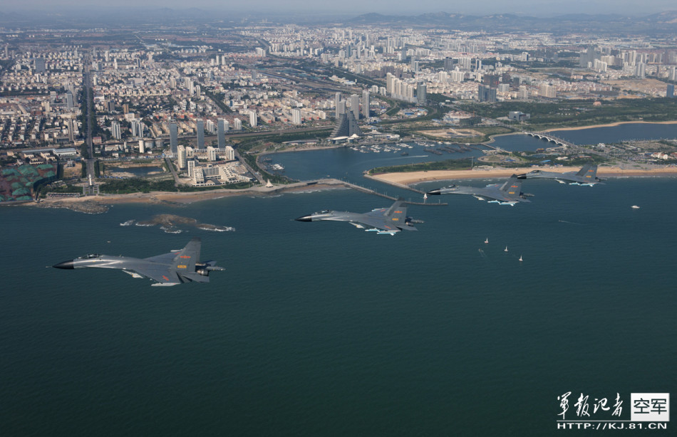 The J11B jet fighters of the People’s Liberation Army Air Force conduct an exercise on Dec.19, 2013. [File photo: kj.81.cn]