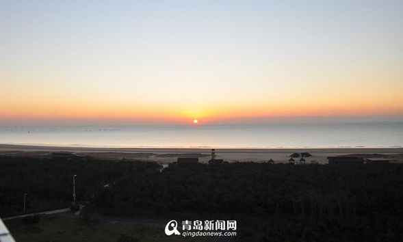 Sunrise by the seaside in Qingdao