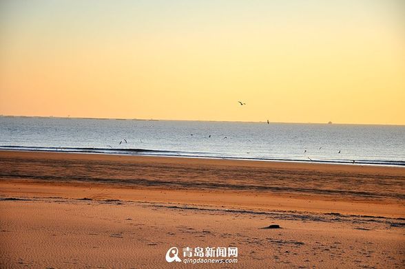 Sunrise by the seaside in Qingdao