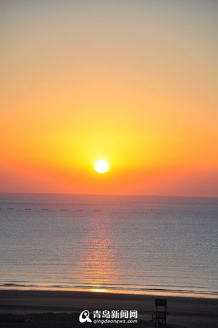 Sunrise by the seaside in Qingdao