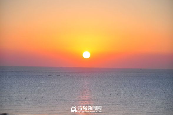 Sunrise by the seaside in Qingdao