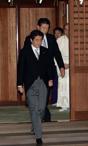 Japanese Prime Minister Shinzo Abe visits the war-linked Yasukuni Shrine in Tokyo, Japan, on Dec. 26, 2013. [Photo/Xinhua] 