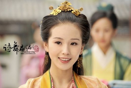 Are you tired of modern and fashionable dress-up? Now let's enjoy the beauties in ancient Chinese dresses. [Source: xinhuanet.com/lady8844.com ]