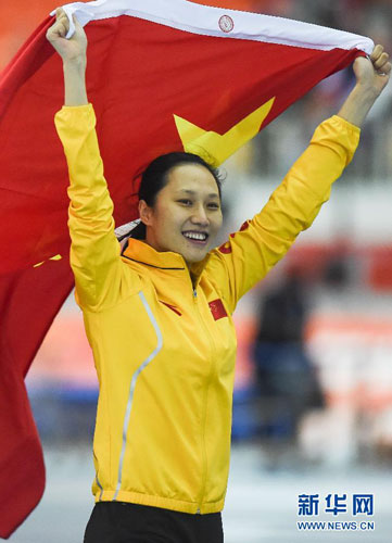 2月13日，中国选手张虹庆祝胜利。当日，在2014年索契冬奥会速度滑冰女子1000米比赛中，中国选手张虹以1分14秒02的成绩夺得冠军。[新华社 王昊飞 摄]
