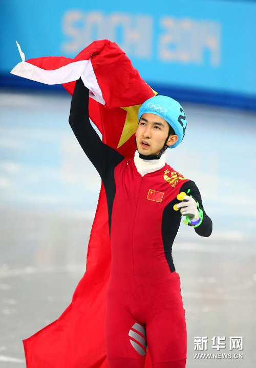 China's Du Dajing wins a silver medal from the men’s 500m final on the last day of short track speed skating competition at the Sochi Olympics on Friday. [Photo/Xinhua]