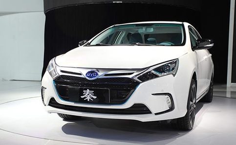 BYD Qin has an all-electric range of 70 km and a hybrid powertrain that can extend the car's total range to a distance similar to that of a conventional gasoline-powered vehicle. [China Daily] 