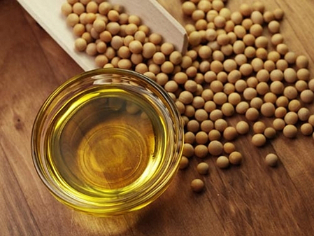 In China, 90 percent of soybean oil, which accounts for more than half of cooking oil consumption, is made from GM soybeans. [File photo] 