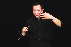 World renowned conductor Tan Dun led China's National Symphony Orchestra on Sunday night at Beijing's National Center for the Performing Arts. 