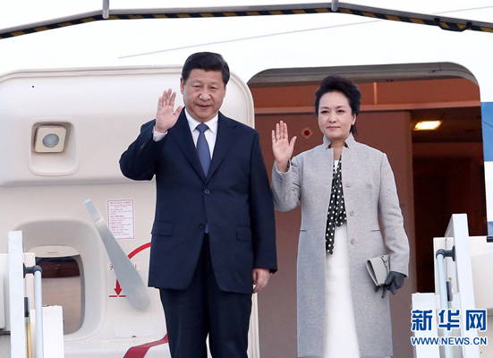 Chinese President Xi Jinping and wife Peng Liyuan arrived in Lyon on Tuesday for a state visit to France upon the 50th anniversary of the establishment of diplomatic ties between the two countries. [Xinhua photo]
