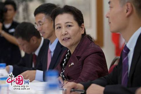 Cui Yuying, deputy director of China's State Council Information Office, attends a China and Myanmar media colloquium held in Yangon, the largest city in Myanmar, on April 1. [China.org.cn/Duan Wei] 