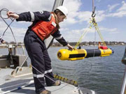 Robotic submarine to help in search for wreckage