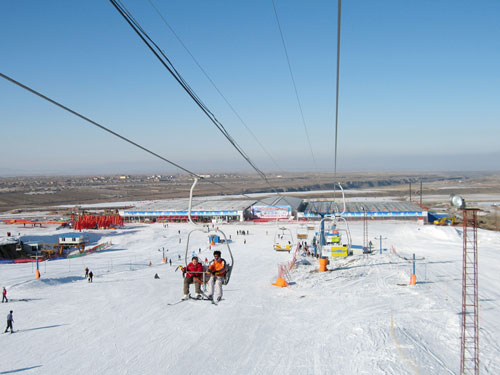 Silk Road International Ski Resort, one of the 'top 10 attractions in Urumqi, China' by China.org.cn.