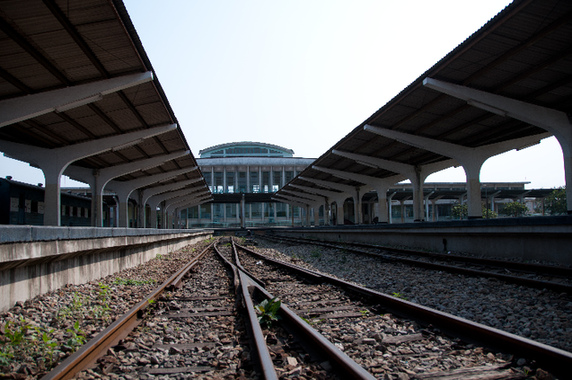 The station of Dar-es-Salaam, the starting point in Tazania of the Tanzania-Zambia Raiway (TAZARA) [Photo by Chen Boyuan / China.org.cn]