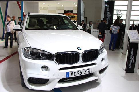 Schnitzer's ACS5 35i, a modified version of the new BMW X5, made its debut at the recent Beijing Auto Show. [China Daily]