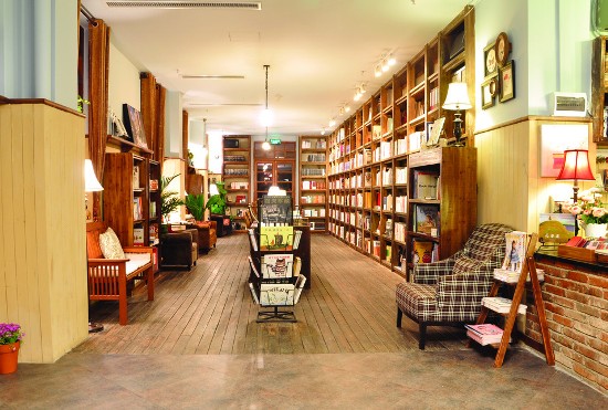 Depa and Rainbow Book Shop, one of the &apos;Top 10 most beautiful bookstores in China&apos; by China.org.cn 