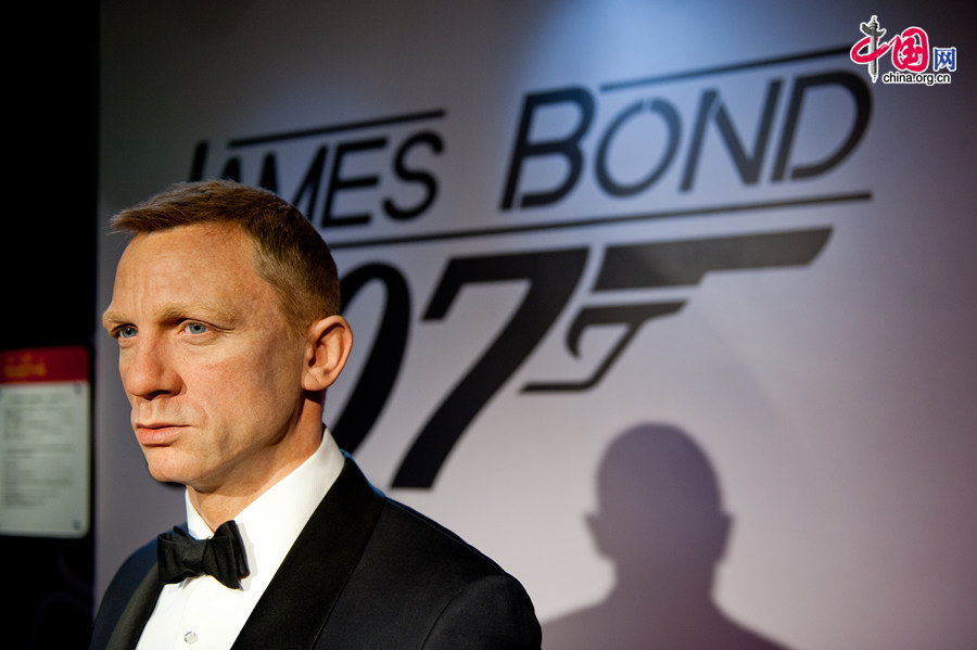 A wax figure of Daniel Craig, better known as 007 James Bond, is on display at Madame Tussauds Beijing on Thursday. The wax museum will be officially open to public on May 31, 2014. [Photo by Chen Boyuan / China.org.cn]