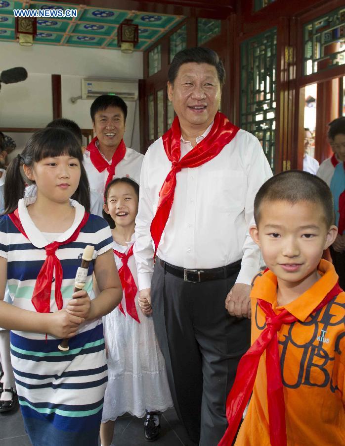 Chinese President Xi Jinping visits Beijing Haidian National Primary School in Beijing, capital of China, May 30, 2014. Xi attended an activity to celebrate the upcoming International Children&apos;s Day at the primary school. 