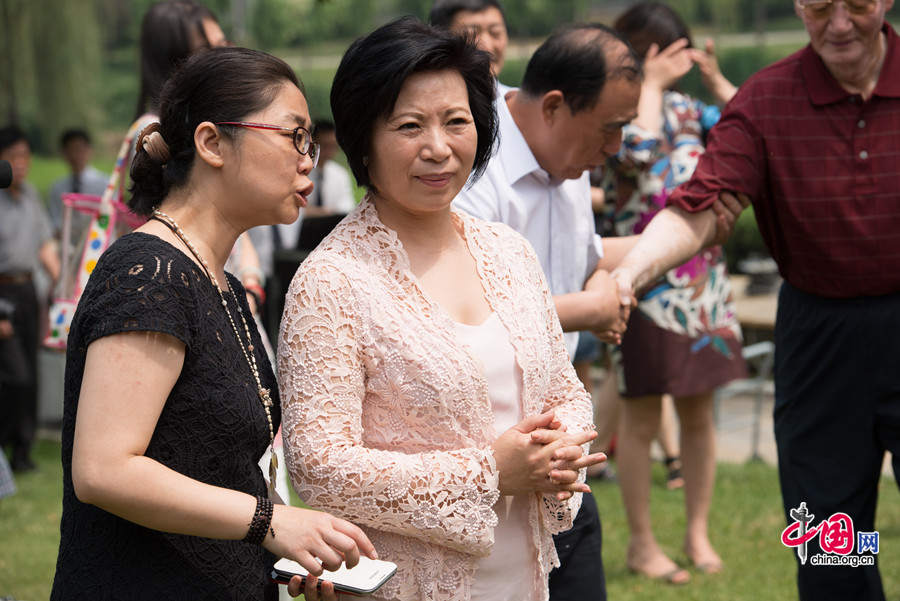 Madame Wang Hui, director of information office at the Beijing Municipal Government says in a speech on Saturday, May 31 in Beijing that she wishes the event will bring closer the ties between France and China. [Photo by Chen Boyuan / China.org.cn]