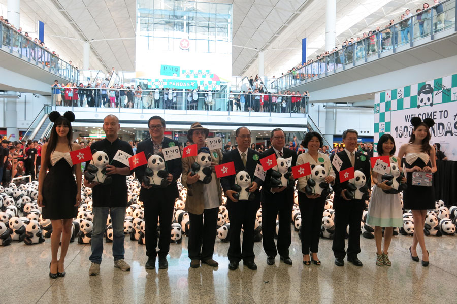 1,600 Paper Pandas Start Their Tour In HK - China.org.cn