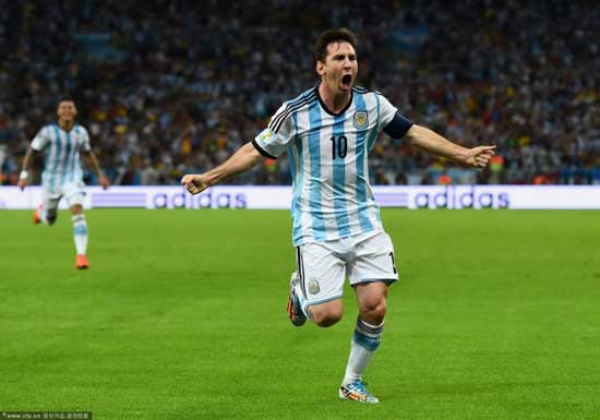 Lionel Messi scored a stunning second-half goal to push Argentina to a 2-1 victory over World Cup debutant Bosnia at the Maracana stadium on Sunday in the Group F opener for both teams.