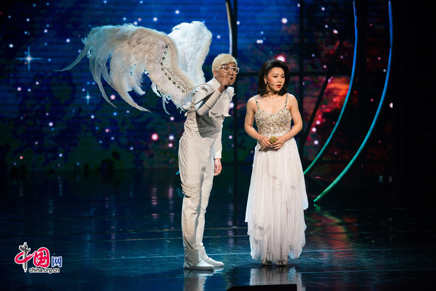 Artists stage a musical &apos;Love you, Teresa,&apos; in memory of late Chinese pop legend Teresa Teng (1953-1995) in Beijing on Tuesday, June 17, 2014. [Photo by Chen Boyuan / China.org.cn]