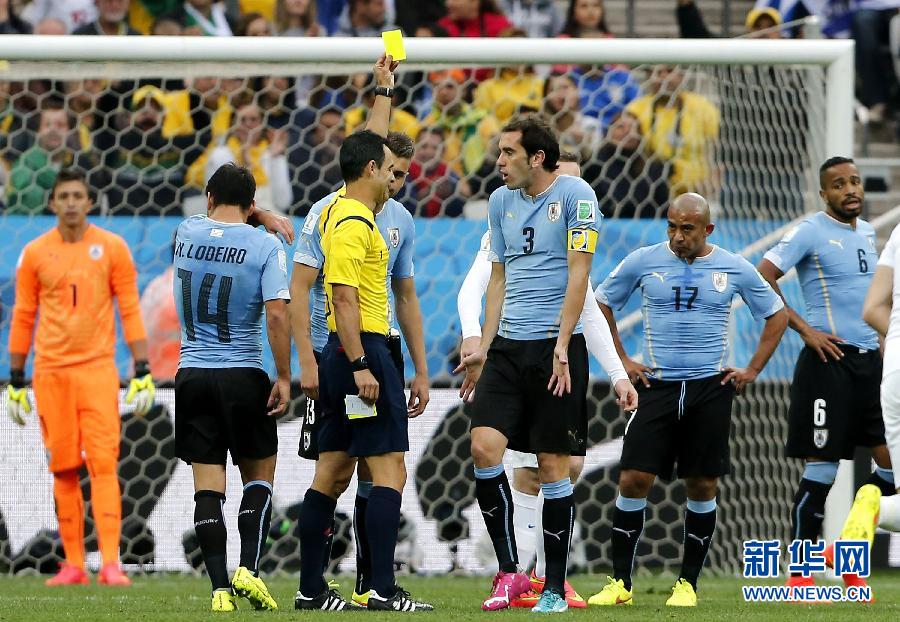 Uruguay beat England 2-1 in their World Cup Group D match on Thursday. After losing two matches, England now has little hope to advance into the last 16. [Photo / Xinhua]